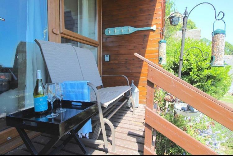 Clifftop Chalet With Pool ディール エクステリア 写真